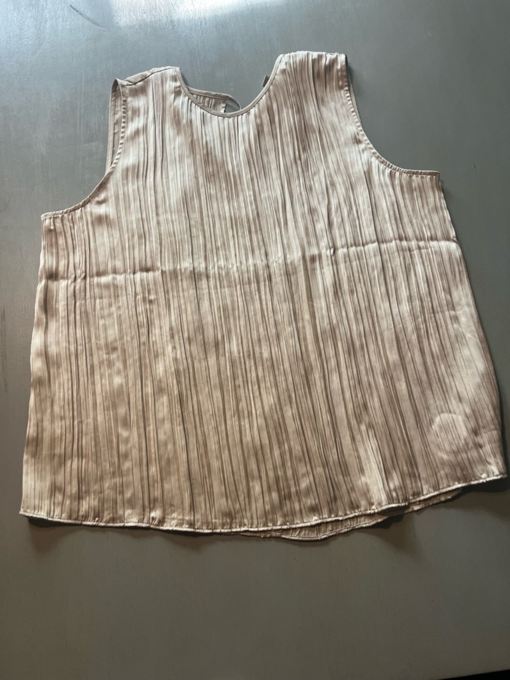NWT LOFT Outlet Pleated Satin Sleeveless Top in Champagne – Large